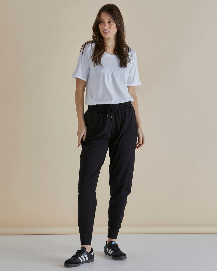 Cara Travel Jogger - Black