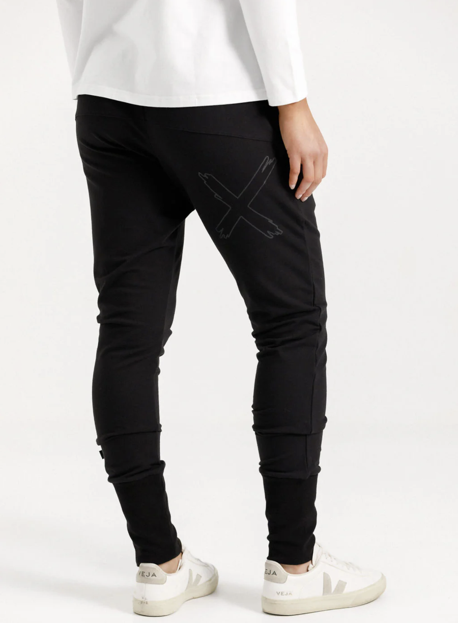 Apartment Pants Winter - Black with Black X Outline