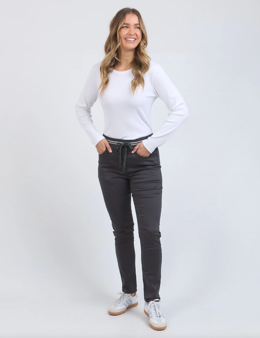 Sylvia Jogger - Charcoal