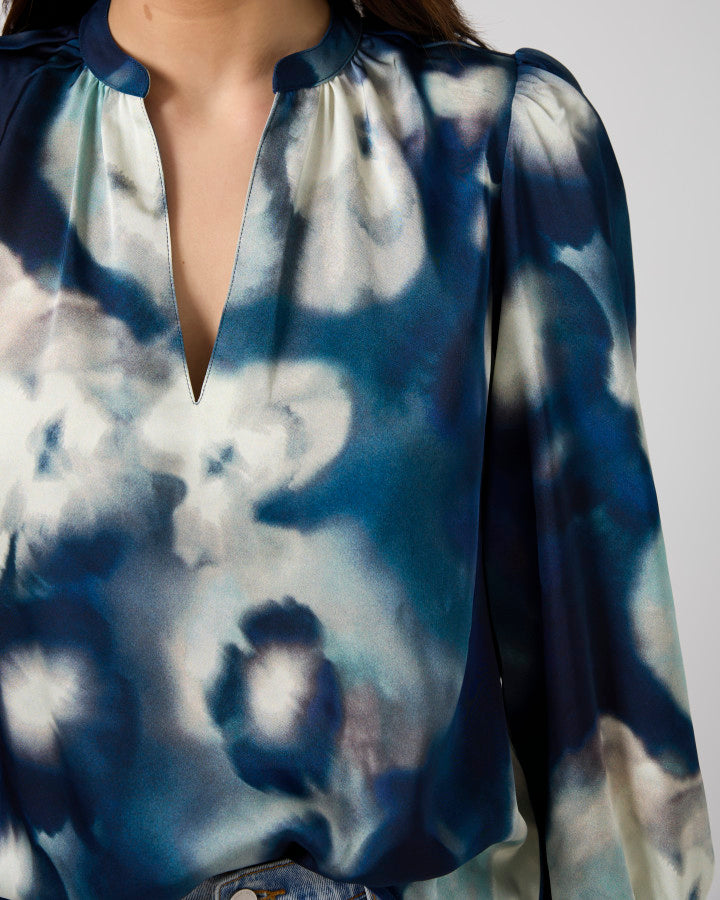 Cecily Top - Navy Floral Blur