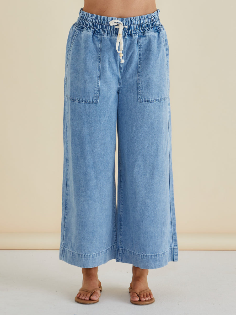 Saffra Relax Leg Jean - Medium Wash