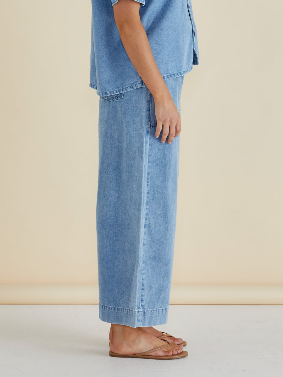 Saffra Relax Leg Jean - Medium Wash